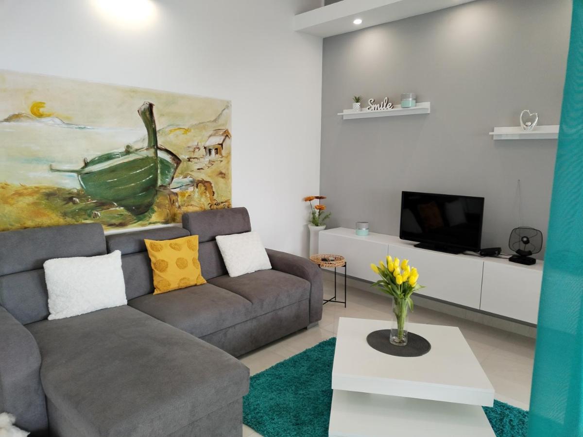 Apartman La Marija Prizba Bagian luar foto